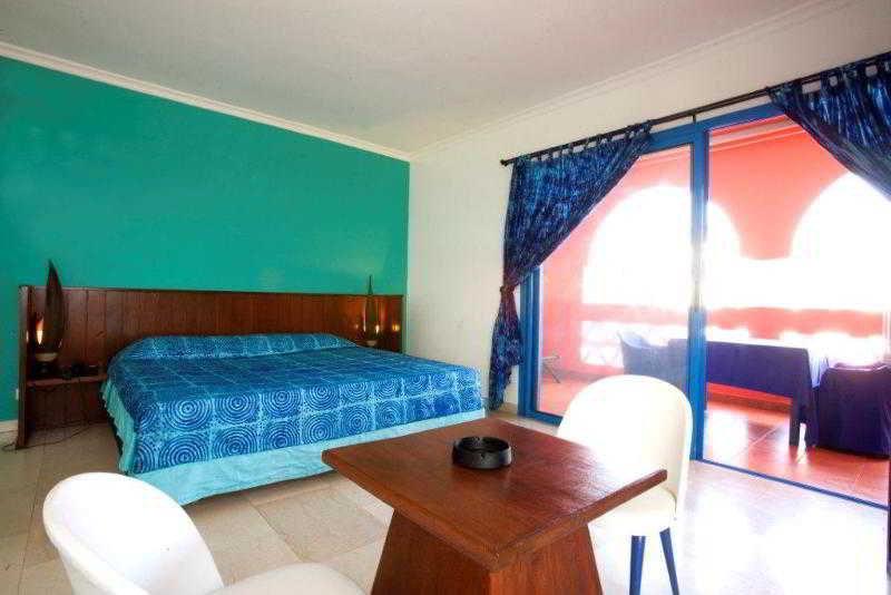 Hotel La Madrague ดาการ์ ภายนอก รูปภาพ